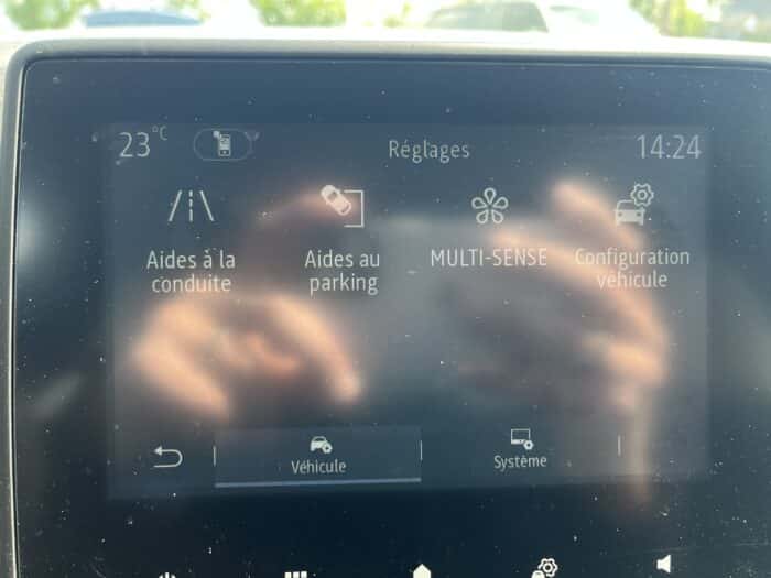 Renault Captur Techno E-Tech full hybrid 145 - Image 25