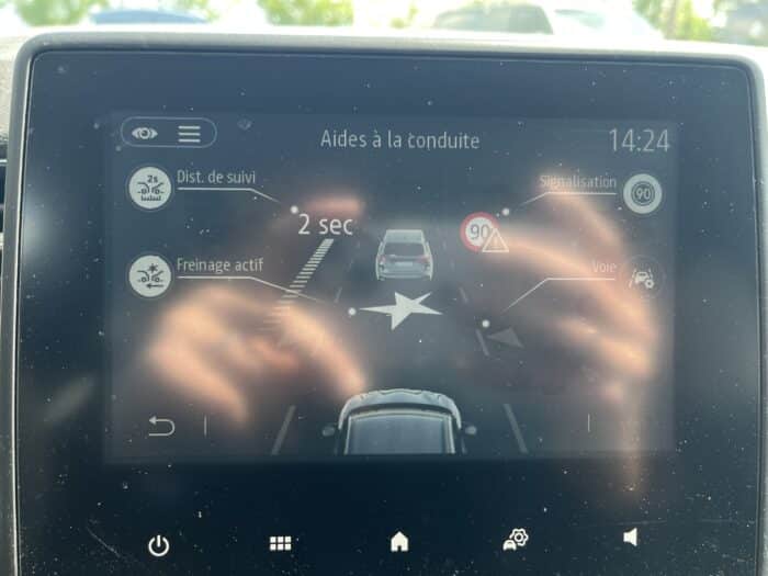 Renault Captur Techno E-Tech full hybrid 145 - Image 26