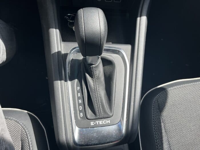 Renault Captur Techno E-Tech full hybrid 145 - Image 29