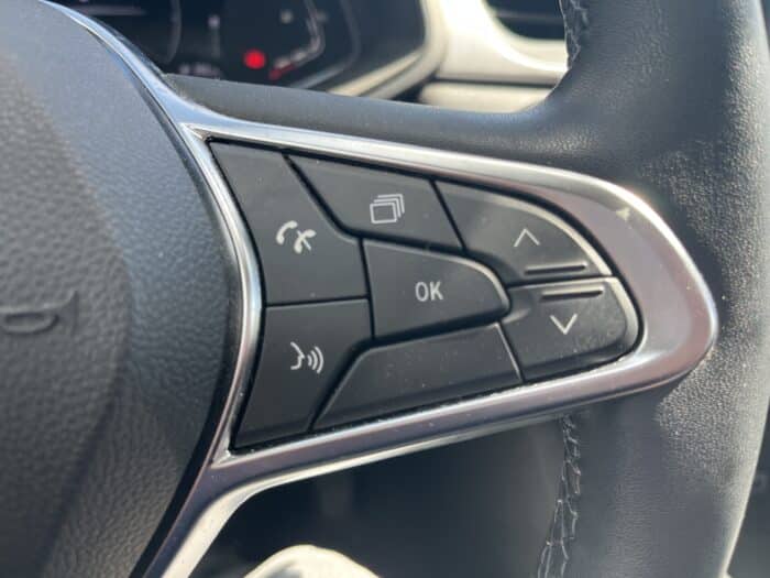 Renault Captur Techno E-Tech full hybrid 145 - Image 31