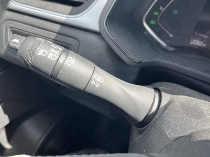 Renault Captur Techno E-Tech full hybrid 145 - Image 34