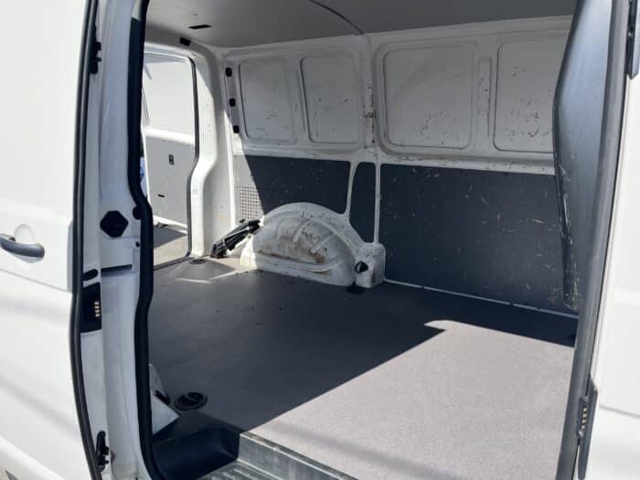 Volkswagen Transporter BUSINESS LINE L1 2.0 TDI 150 BVM6 - Image 16