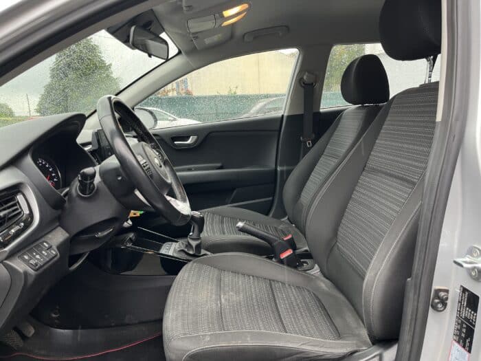 Kia Stonic 1.0 T-GDi 100 ch BVM6 Active Business - Image 10