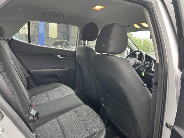 Kia Stonic 1.0 T-GDi 100 ch BVM6 Active Business - Image 15
