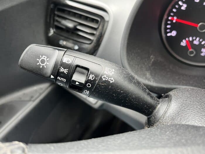 Kia Stonic 1.0 T-GDi 100 ch BVM6 Active Business - Image 25