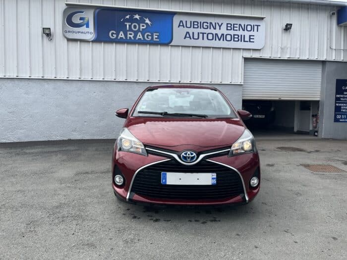 Toyota Yaris 1.5 Hybrid Dynamic - Image 2