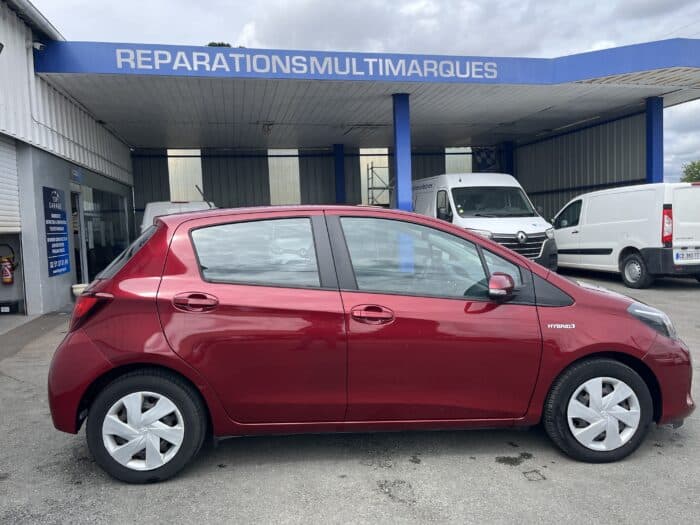 Toyota Yaris 1.5 Hybrid Dynamic - Image 8