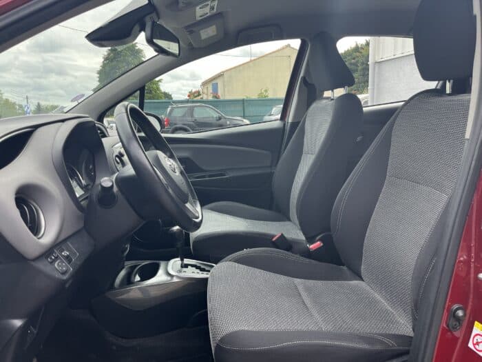 Toyota Yaris 1.5 Hybrid Dynamic - Image 10