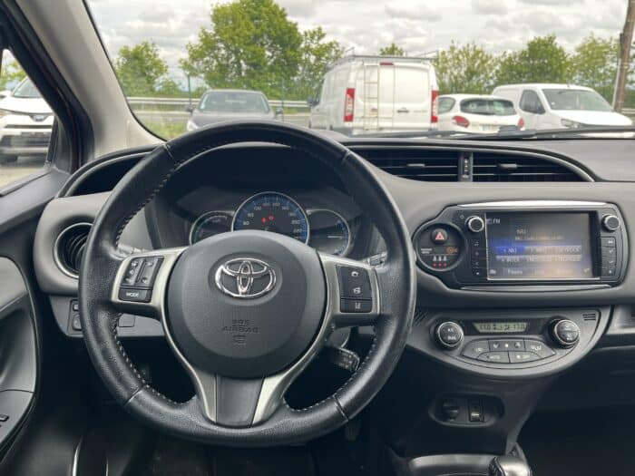 Toyota Yaris 1.5 Hybrid Dynamic - Image 14