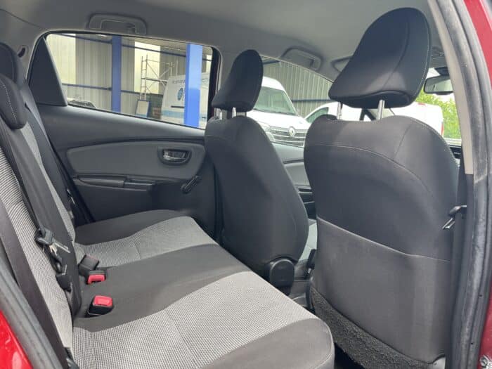 Toyota Yaris 1.5 Hybrid Dynamic - Image 15