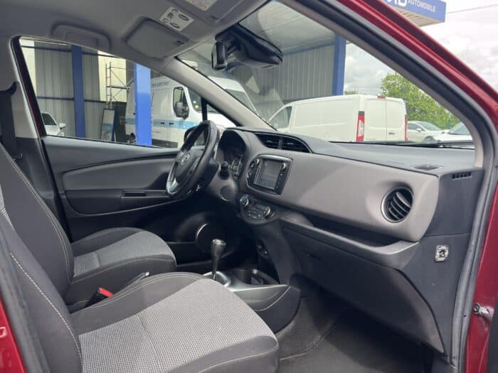 Toyota Yaris 1.5 Hybrid Dynamic - Image 17