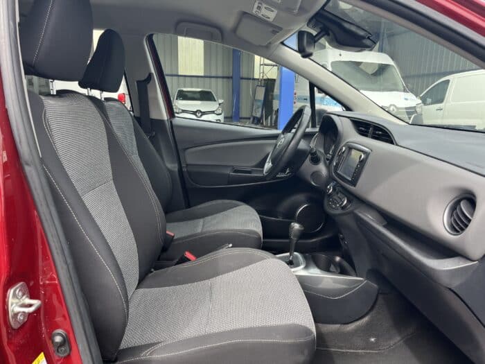 Toyota Yaris 1.5 Hybrid Dynamic - Image 18