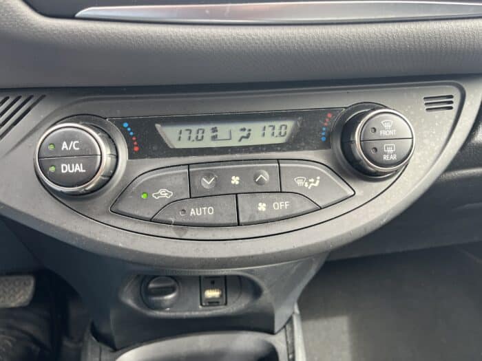 Toyota Yaris 1.5 Hybrid Dynamic - Image 22