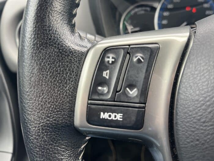 Toyota Yaris 1.5 Hybrid Dynamic - Image 25
