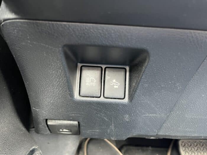 Toyota Yaris 1.5 Hybrid Dynamic - Image 29