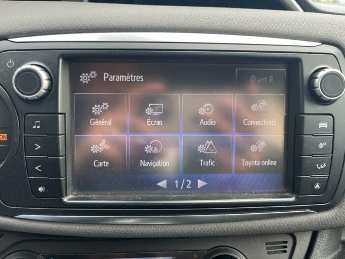 Toyota Yaris 1.5 Hybrid Dynamic - Image 31
