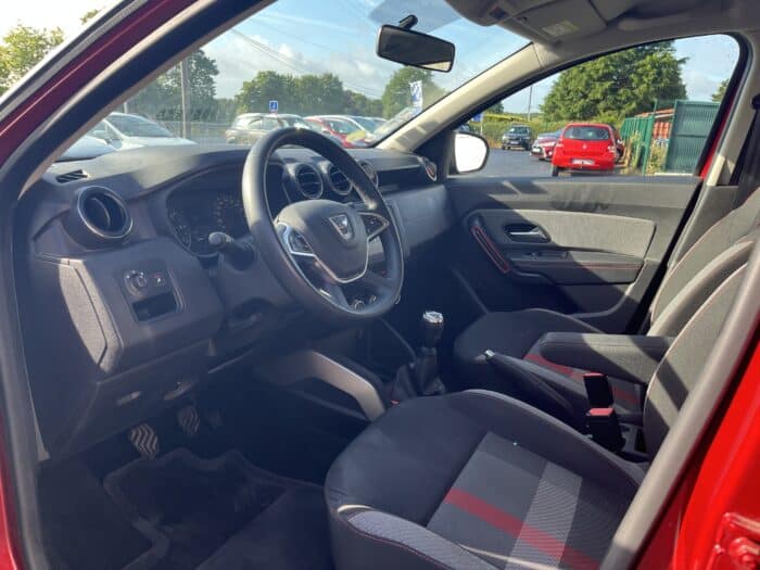 Dacia Duster SL Techroad Blue dCi 115 4x2 - Image 9
