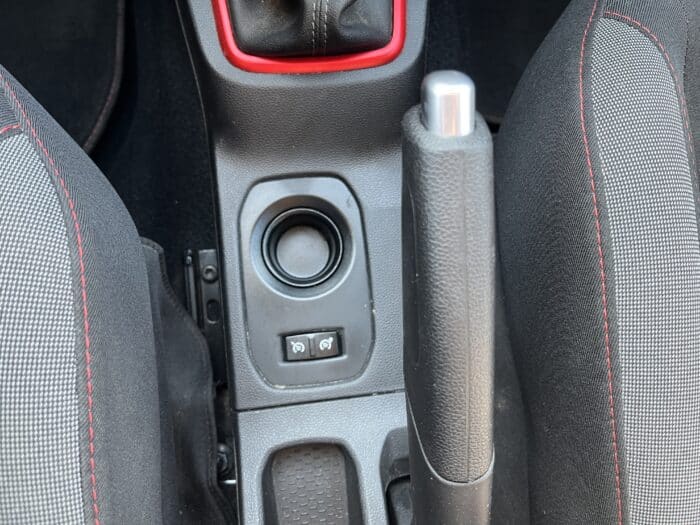 Dacia Duster SL Techroad Blue dCi 115 4x2 - Image 27