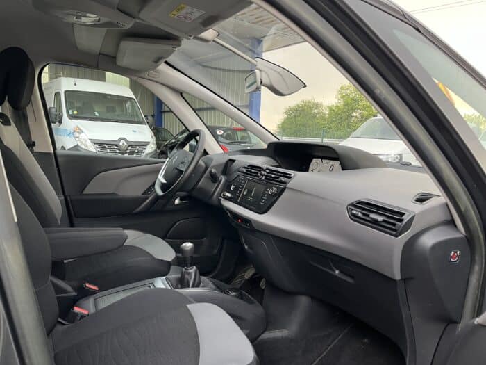 Citroen C4 Picasso Confort e-HDi 115 - Image 17