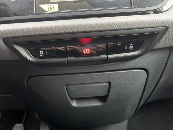 Citroen C4 Picasso Confort e-HDi 115 - Image 32