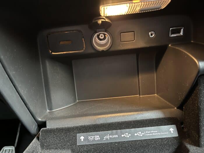 Citroen C4 Picasso Confort e-HDi 115 - Image 33
