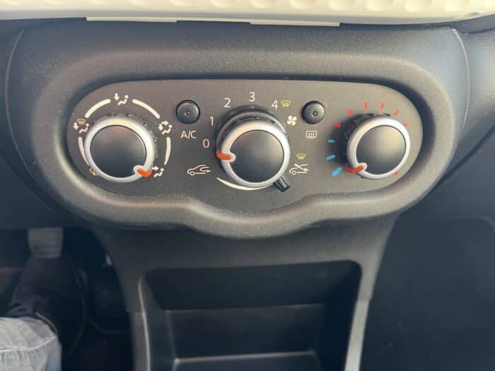 Renault Twingo 3 1.0 SCe 70 Zen EDC - Image 24