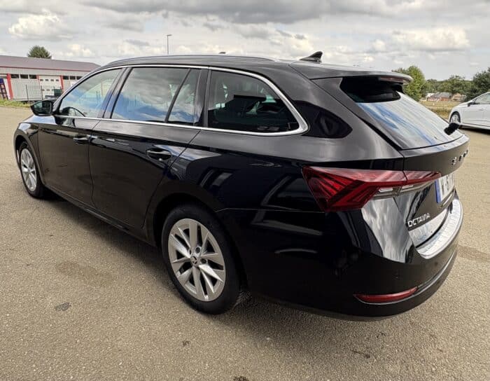 Skoda OCTAVIA COMBI 2.0 TDI 150CH DSG7 STYLE - Image 5