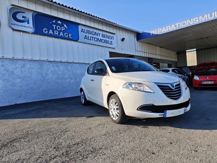 Lancia Ypsilon 5 portes 1.2 8v Gold Stop&Start 5p - Image 1