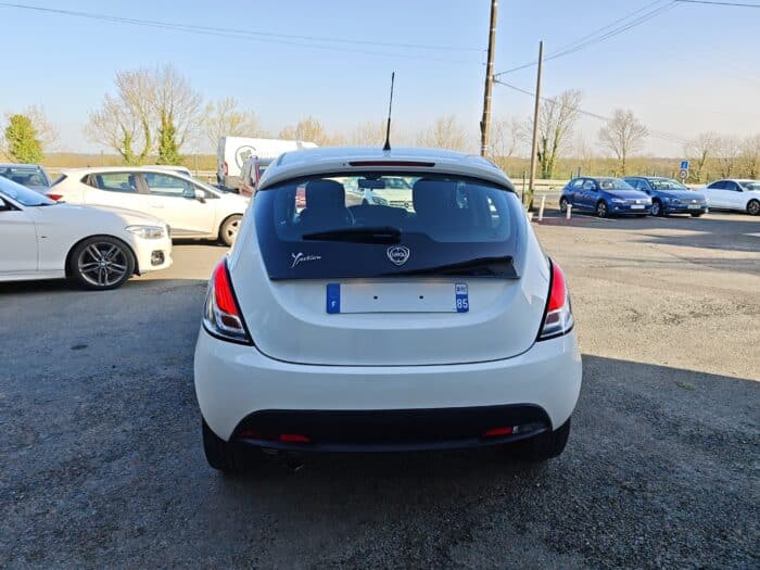 Lancia Ypsilon 5 portes 1.2 8v Gold Stop&Start 5p - Image 6