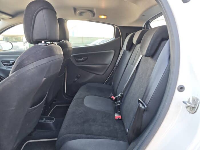 Lancia Ypsilon 5 portes 1.2 8v Gold Stop&Start 5p - Image 12