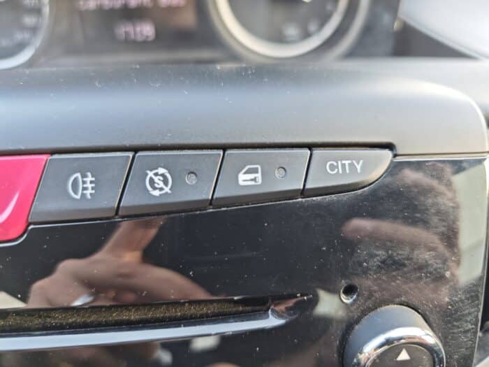 Lancia Ypsilon 5 portes 1.2 8v Gold Stop&Start 5p - Image 23