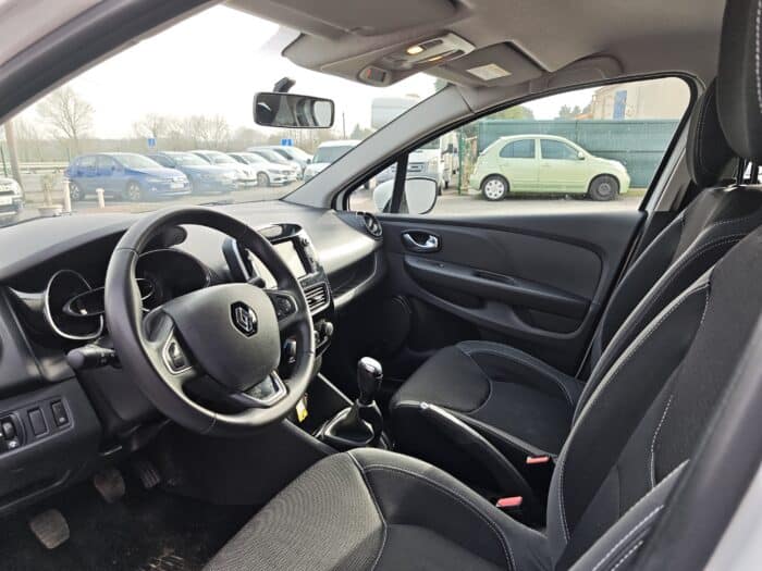 Renault Clio 4 dCi 90 E6C Business - Image 9