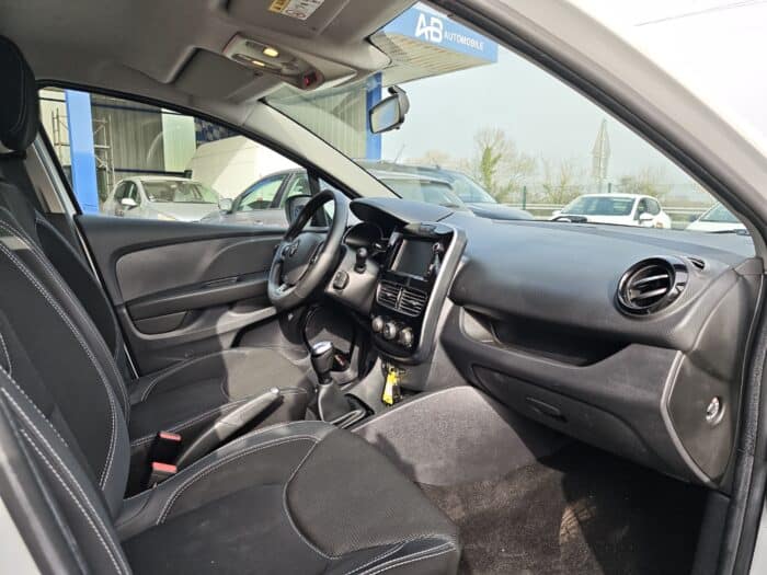 Renault Clio 4 dCi 90 E6C Business - Image 17