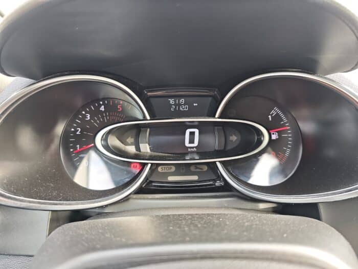 Renault Clio 4 dCi 90 E6C Business - Image 19