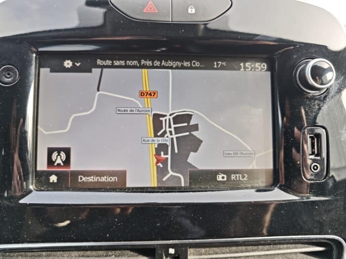 Renault Clio 4 dCi 90 E6C Business - Image 23