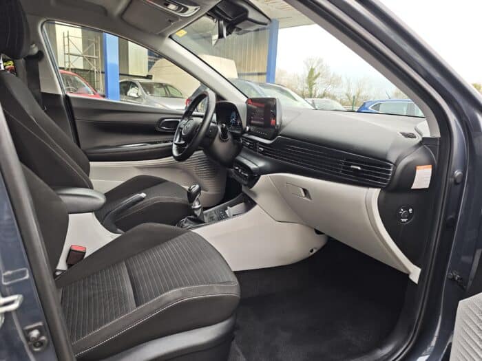 Hyundai III 1.0 T-GDI Mild Hybrid S&S 100 ch creative - Image 17