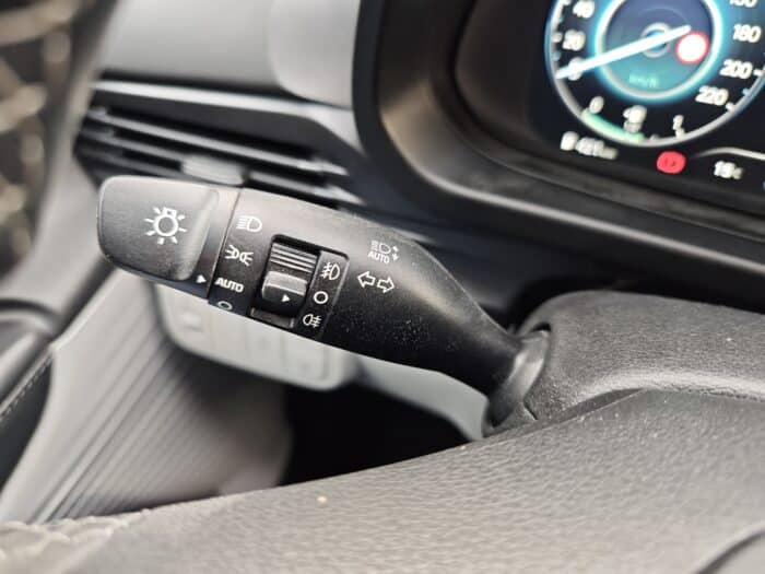 Hyundai III 1.0 T-GDI Mild Hybrid S&S 100 ch creative - Image 26