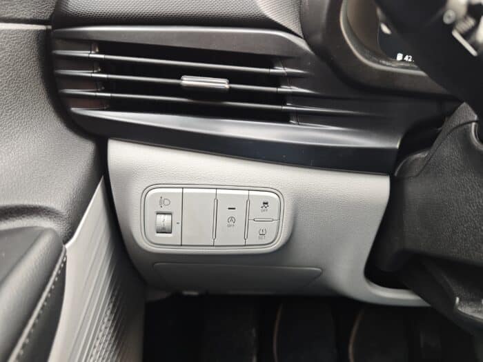 Hyundai III 1.0 T-GDI Mild Hybrid S&S 100 ch creative - Image 31