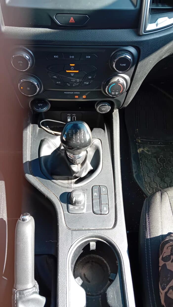 Ford RANGER XLT - Image 8