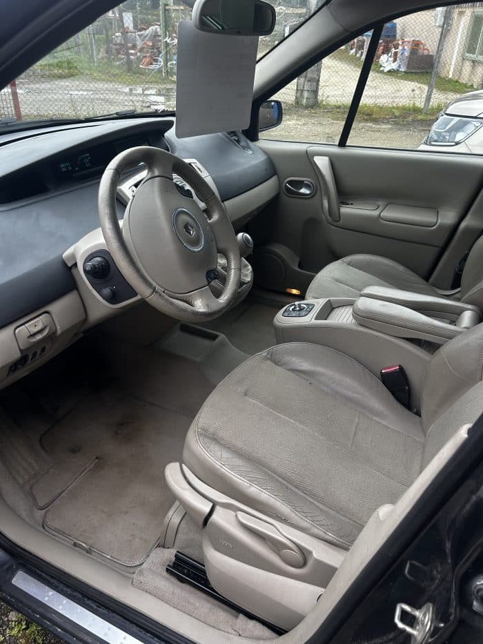 Renault Mégane Scénic - Image 1