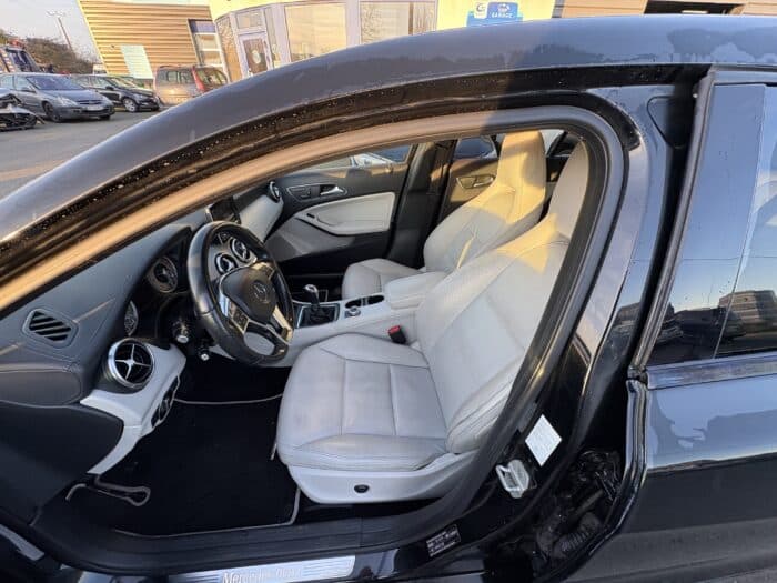 Mercedes CLASSE A - Image 8