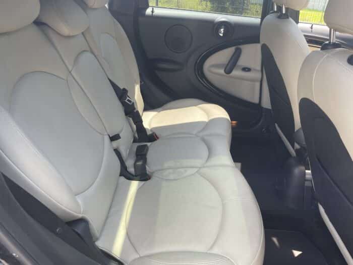 Mini Countryman 1.6i 122ch Cooper Pack Chili - Image 4