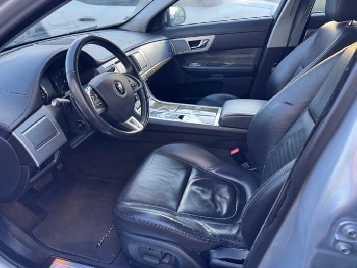 Jaguar XF 2.2 D 163 R SPORT - Image 8