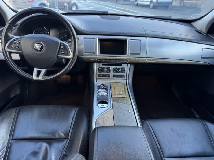 Jaguar XF 2.2 D 163 R SPORT - Image 5