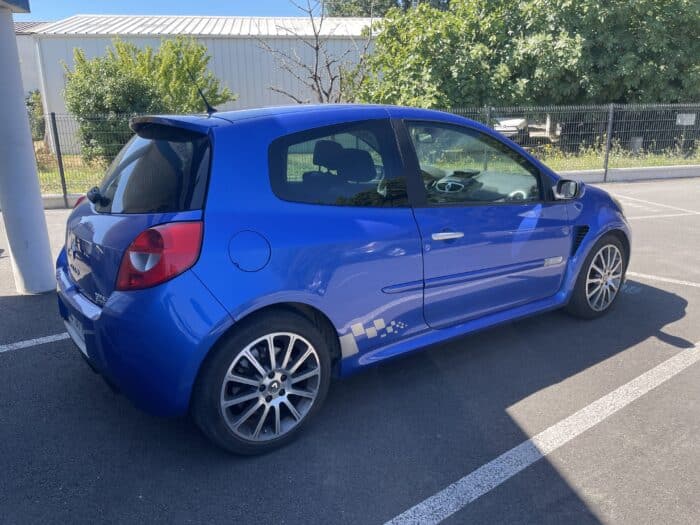 Renault CLIO 3 2.0L 197CH RS PACK LUXE 3 PORTES - Image 4