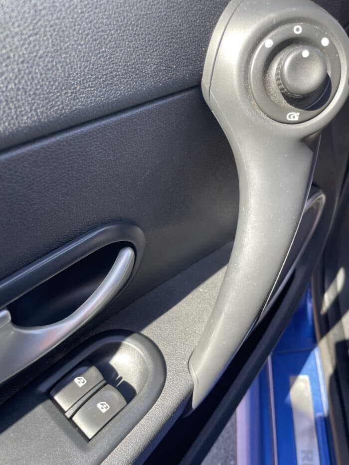 Renault CLIO 3 2.0L 197CH RS PACK LUXE 3 PORTES - Image 10