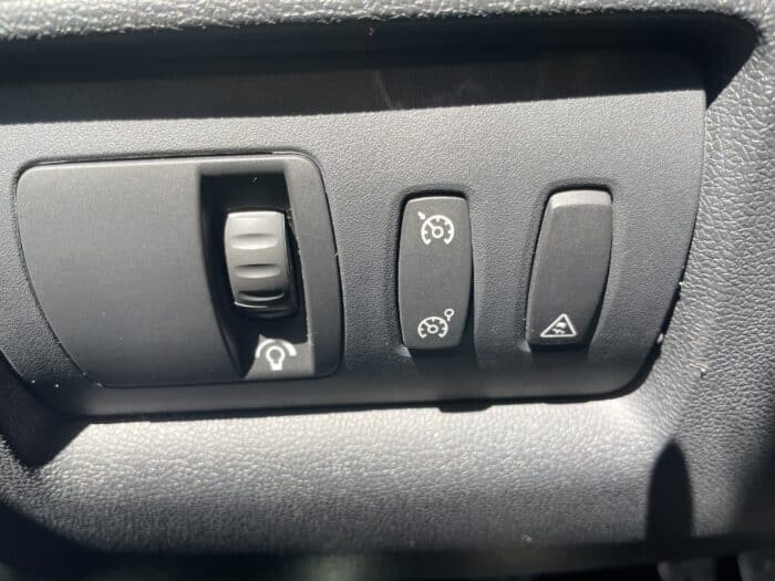 Renault CLIO 3 2.0L 197CH RS PACK LUXE 3 PORTES - Image 11