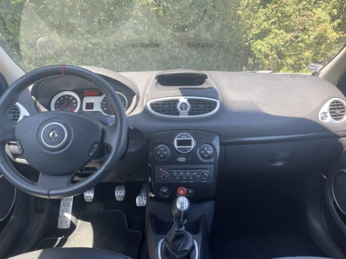 Renault CLIO 3 2.0L 197CH RS PACK LUXE 3 PORTES - Image 26