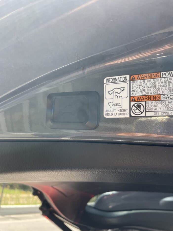 Toyota RAV4 Phase 2 197ch Hybride Dynmaic Boite auto - Image 7