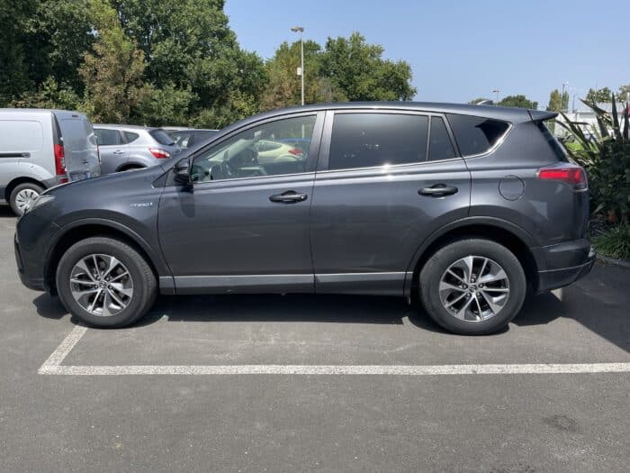 Toyota RAV4 Phase 2 197ch Hybride Dynmaic Boite auto - Image 9